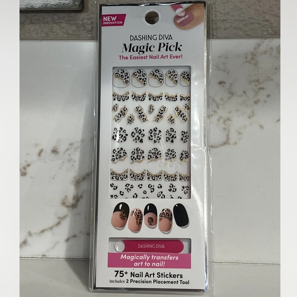 Dashing Diva Magic Pick Nail Art - Animal Print